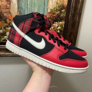 Nike Dunk SE High Tartan Plaid sneakers